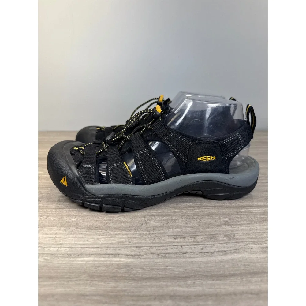 KEEN Newport H2 Water Trail Sandals Black Yellow Bungee Hiking Gorpcore Mens 9.5